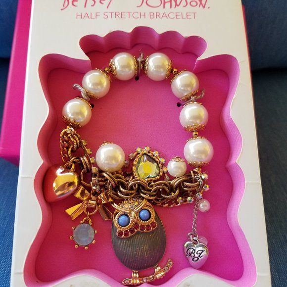 🦉Betsey Johnson Owl Half-Stretch Charm Bracelet - NWT - Picture 3 of 3